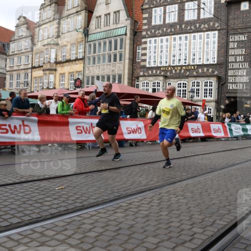 13.09.2026 - 21. swb-Marathon Bremen Strokosch-Dieckow http://msf.ph/oto/10390928 13.09.2026 11:14:42 Ziel 10303, 10395, 10396, 10402, 10586, 10722, 10784, 10854, 11041, 11140, 11173, 11233, 11363, 11535, 11703, 11864, 12100, 12112, 12431, 10271, 10557, 10752, 10776, 10805, 11085, 11097, 11098, 11288, 11645, 11673, 11876, 11974, 12191, 12193 meine-sportfotos.de