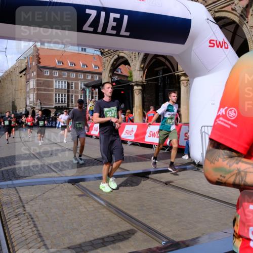 13.09.2026 - 21. swb-Marathon Bremen Tim E. http://msf.ph/oto/10390930 13.09.2026 13:35:48 Ziel 156, 1150, 2041, 2090, 2318, 2356, 2866, 3055, 3621, 4062, 4326, 5308, 5661, 6315, 6418, 6465, 6466, 6644, 6837, 7285, 7305, 7377, 7597, 7700, 8401, 8530, 8773, 8816, 8915, 9845, 9862, 9887 meine-sportfotos.de