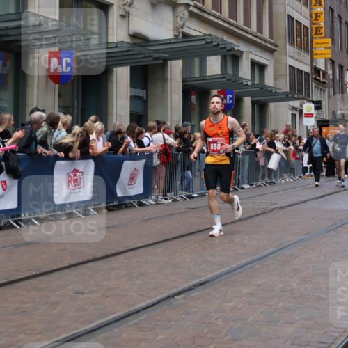 13.09.2026 - 21. swb-Marathon Bremen Strokosch-Dieckow http://msf.ph/oto/10390932 13.09.2026 13:04:31 Ziel 1712, 2646, 2956, 5283, 5674, 6708, 7538, 7814, 8054, 8701, 9070, 9306, 9495, 9689, 13187, 650, 744, 1223, 1224, 1860, 2207, 3284, 3424, 4110, 4239, 6815, 7871, 8936, 9813, 13034 meine-sportfotos.de