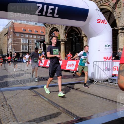 13.09.2026 - 21. swb-Marathon Bremen Tim E. http://msf.ph/oto/10390934 13.09.2026 13:35:48 Ziel 156, 1150, 2041, 2090, 2318, 2356, 2866, 3055, 3621, 4062, 4326, 5308, 5661, 6315, 6418, 6465, 6466, 6644, 6837, 7285, 7305, 7377, 7597, 7700, 8401, 8530, 8773, 8816, 8915, 9845, 9862, 9887 meine-sportfotos.de