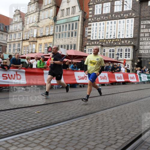 13.09.2026 - 21. swb-Marathon Bremen Strokosch-Dieckow http://msf.ph/oto/10390939 13.09.2026 11:14:42 Ziel 10303, 10395, 10396, 10402, 10586, 10722, 10784, 10854, 11041, 11140, 11173, 11233, 11363, 11535, 11703, 11864, 12100, 12112, 12431, 10271, 10557, 10752, 10776, 10805, 11085, 11097, 11098, 11288, 11645, 11673, 11876, 11974, 12191, 12193 meine-sportfotos.de
