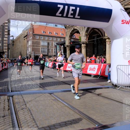 13.09.2026 - 21. swb-Marathon Bremen Tim E. http://msf.ph/oto/10390942 13.09.2026 13:35:49 Ziel 156, 607, 1150, 2041, 2090, 2318, 2356, 2866, 3055, 3621, 4062, 4326, 5308, 5661, 6315, 6418, 6465, 6466, 6644, 6837, 7285, 7305, 7377, 7597, 7700, 8401, 8530, 8773, 8816, 8915, 9845, 9862, 9887 meine-sportfotos.de