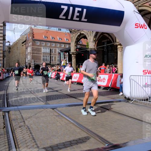 13.09.2026 - 21. swb-Marathon Bremen Tim E. http://msf.ph/oto/10390946 13.09.2026 13:35:49 Ziel 156, 607, 1150, 2041, 2090, 2318, 2356, 2866, 3055, 3621, 4062, 4326, 5308, 5661, 6315, 6418, 6465, 6466, 6644, 6837, 7285, 7305, 7377, 7597, 7700, 8401, 8530, 8773, 8816, 8915, 9845, 9862, 9887 meine-sportfotos.de