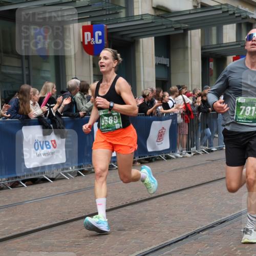 13.09.2026 - 21. swb-Marathon Bremen Strokosch-Dieckow http://msf.ph/oto/10390979 13.09.2026 13:04:37 Ziel 1336, 1712, 2646, 3196, 4729, 5283, 5674, 6708, 7538, 7814, 8054, 9306, 9495, 9689, 13187, 650, 744, 1223, 1224, 1860, 2207, 2956, 3284, 4239, 5283, 7871, 8701, 8936, 9070, 13034 meine-sportfotos.de