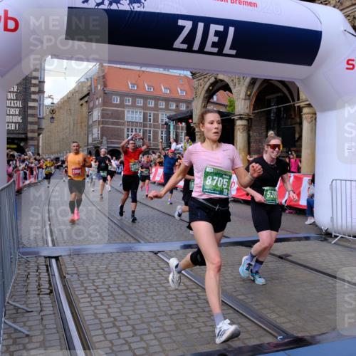 13.09.2026 - 21. swb-Marathon Bremen Tim E. http://msf.ph/oto/10391005 13.09.2026 13:36:13 Ziel 318, 532, 563, 1867, 2565, 3026, 3056, 3454, 3485, 3489, 3857, 4016, 4048, 5026, 5071, 5157, 5276, 5381, 5584, 5586, 5816, 6159, 6724, 6874, 7036, 7043, 7235, 7256, 7385, 7691, 7804, 8145, 8227, 8335, 8705, 9243, 9912, 13121, 13179 meine-sportfotos.de