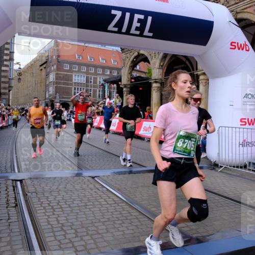 13.09.2026 - 21. swb-Marathon Bremen Tim E. http://msf.ph/oto/10391008 13.09.2026 13:36:13 Ziel 318, 532, 563, 1867, 2565, 3026, 3056, 3454, 3485, 3489, 3857, 4016, 4048, 5026, 5071, 5157, 5276, 5381, 5584, 5586, 5816, 6159, 6724, 6874, 7036, 7043, 7235, 7256, 7385, 7691, 7804, 8145, 8227, 8335, 8705, 9243, 9912, 13121, 13179 meine-sportfotos.de