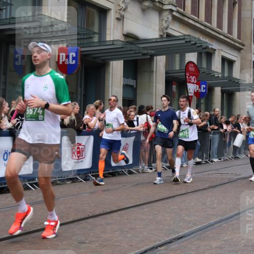13.09.2026 - 21. swb-Marathon Bremen Strokosch-Dieckow http://msf.ph/oto/10391011 13.09.2026 13:04:40 Ziel 1336, 1712, 1822, 2297, 2646, 3196, 4729, 5674, 6708, 7538, 7814, 8054, 9306, 9495, 9689, 13187, 650, 744, 1223, 1224, 1860, 2207, 2956, 3284, 4239, 5283, 7871, 8701, 8936, 9070, 13034 meine-sportfotos.de