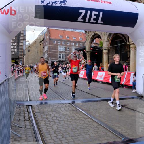 13.09.2026 - 21. swb-Marathon Bremen Tim E. http://msf.ph/oto/10391013 13.09.2026 13:36:14 Ziel 318, 563, 1867, 2565, 3026, 3056, 3454, 3485, 3489, 3857, 4016, 4048, 5026, 5071, 5157, 5276, 5381, 5584, 5816, 6159, 6724, 6874, 6982, 7036, 7043, 7235, 7256, 7385, 7691, 7804, 8145, 8227, 8335, 8705, 9243, 9912, 13121, 13179 meine-sportfotos.de