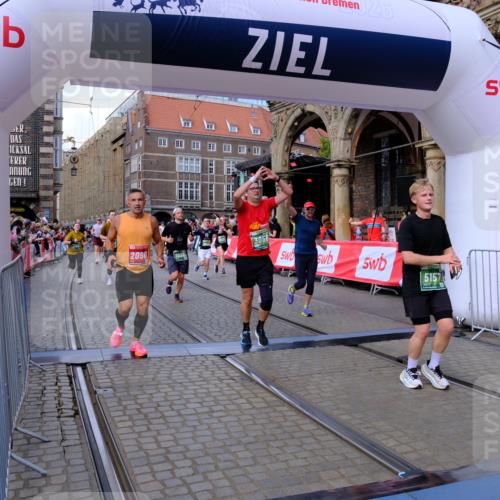 13.09.2026 - 21. swb-Marathon Bremen Tim E. http://msf.ph/oto/10391021 13.09.2026 13:36:15 Ziel 318, 563, 1867, 2565, 3026, 3056, 3454, 3485, 3489, 3857, 4016, 4048, 5026, 5071, 5157, 5276, 5381, 5816, 6159, 6724, 6874, 6982, 7036, 7043, 7235, 7256, 7385, 7691, 7804, 8145, 8227, 8275, 8335, 8705, 9243, 9912, 13179 meine-sportfotos.de