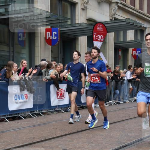 13.09.2026 - 21. swb-Marathon Bremen Strokosch-Dieckow http://msf.ph/oto/10391037 13.09.2026 13:04:42 Ziel 1336, 1712, 1822, 2297, 2646, 3196, 4729, 5674, 6708, 7102, 7538, 7814, 8054, 9306, 9495, 9689, 13187, 650, 744, 1223, 1224, 1712, 1860, 2207, 2956, 5283, 7871, 8701, 8936, 9070, 13034 meine-sportfotos.de