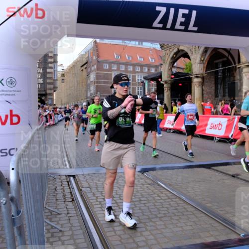13.09.2026 - 21. swb-Marathon Bremen Tim E. http://msf.ph/oto/10391039 13.09.2026 13:36:29 Ziel 563, 1072, 1867, 2339, 2931, 2949, 3224, 3291, 3489, 3591, 4643, 4989, 5259, 5800, 6642, 6778, 6982, 7043, 7256, 7379, 7865, 8227, 8275, 8488, 8511, 8731, 8941, 9026, 9076, 9226, 9497, 9564, 13038, 13238 meine-sportfotos.de