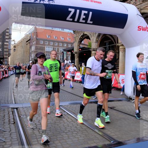 13.09.2026 - 21. swb-Marathon Bremen Tim E. http://msf.ph/oto/10391051 13.09.2026 13:36:31 Ziel 563, 1072, 1867, 2339, 2931, 2949, 3224, 3291, 3489, 3591, 4049, 4643, 4989, 5259, 5800, 6642, 6778, 6982, 7256, 7379, 7865, 8275, 8488, 8511, 8731, 8941, 9026, 9076, 9226, 9427, 9497, 9564, 13038, 13238 meine-sportfotos.de