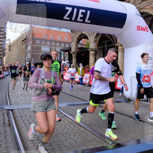 13.09.2026 - 21. swb-Marathon Bremen Tim E. http://msf.ph/oto/10391054 13.09.2026 13:36:31 Ziel 563, 1072, 1867, 2339, 2931, 2949, 3224, 3291, 3489, 3591, 4049, 4643, 4989, 5259, 5800, 6642, 6778, 6982, 7256, 7379, 7865, 8275, 8488, 8511, 8731, 8941, 9026, 9076, 9226, 9427, 9497, 9564, 13038, 13238 meine-sportfotos.de