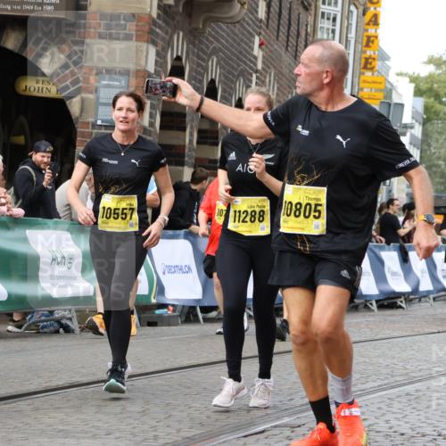 13.09.2026 - 21. swb-Marathon Bremen Strokosch-Dieckow http://msf.ph/oto/10391056 13.09.2026 11:14:58 Ziel 10519, 10705, 10722, 11097, 11098, 11186, 11408, 12112, 12431, 10325, 11694, 11810, 11990, 12110, 12333 meine-sportfotos.de
