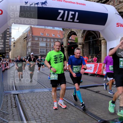 13.09.2026 - 21. swb-Marathon Bremen Tim E. http://msf.ph/oto/10391057 13.09.2026 13:36:32 Ziel 563, 1072, 1867, 2339, 2931, 2949, 3224, 3291, 3410, 3489, 3591, 4049, 4643, 4989, 5259, 5800, 6642, 6778, 6982, 7256, 7379, 7865, 8275, 8488, 8511, 8731, 8941, 9026, 9076, 9226, 9427, 9497, 9564, 13038, 13238 meine-sportfotos.de