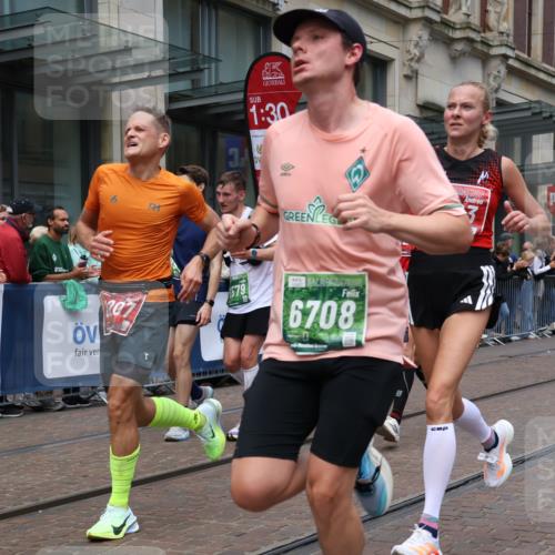 13.09.2026 - 21. swb-Marathon Bremen Strokosch-Dieckow http://msf.ph/oto/10391058 13.09.2026 13:04:45 Ziel 1336, 1822, 2297, 2646, 3196, 4729, 5674, 6708, 7102, 7538, 8054, 9306, 9495, 13187, 744, 1223, 1224, 1712, 1860, 2207, 2646, 2956, 5283, 7814, 7871, 8701, 8936, 9070, 9689, 13034 meine-sportfotos.de