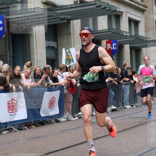 13.09.2026 - 21. swb-Marathon Bremen Strokosch-Dieckow http://msf.ph/oto/10391077 13.09.2026 13:04:51 Ziel 1336, 1822, 2297, 3196, 4025, 4729, 6708, 7102, 9273, 1223, 1224, 1712, 2207, 2646, 2956, 5283, 5674, 6708, 7538, 7814, 8054, 8701, 8936, 9070, 9306, 9495, 9689, 13034, 13187 meine-sportfotos.de