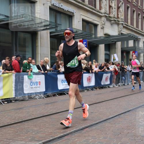 13.09.2026 - 21. swb-Marathon Bremen Strokosch-Dieckow http://msf.ph/oto/10391086 13.09.2026 13:04:52 Ziel 1336, 1822, 2297, 3196, 3365, 4025, 4729, 7102, 9273, 1223, 1224, 1712, 2207, 2646, 2956, 5283, 5674, 6708, 7538, 7814, 8054, 8701, 8936, 9070, 9306, 9495, 9689, 13034, 13187 meine-sportfotos.de