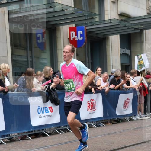 13.09.2026 - 21. swb-Marathon Bremen Strokosch-Dieckow http://msf.ph/oto/10391094 13.09.2026 13:04:54 Ziel 439, 1336, 1822, 2297, 3196, 3365, 4025, 4729, 7102, 9273, 1224, 1712, 2207, 2646, 2956, 5283, 5674, 6708, 7538, 7814, 8054, 8701, 9070, 9306, 9495, 9689, 13034, 13187 meine-sportfotos.de