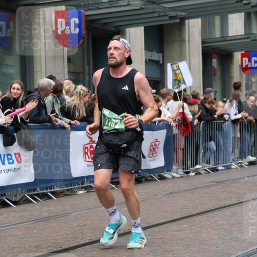 13.09.2026 - 21. swb-Marathon Bremen Strokosch-Dieckow http://msf.ph/oto/10391101 13.09.2026 13:04:55 Ziel 439, 1336, 1822, 2297, 3196, 3365, 4025, 4729, 5092, 7102, 9273, 1712, 2646, 2956, 5283, 5674, 6708, 7538, 7814, 8054, 8701, 9070, 9306, 9495, 9689, 13187 meine-sportfotos.de