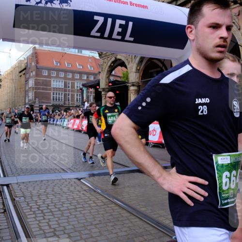 13.09.2026 - 21. swb-Marathon Bremen Tim E. http://msf.ph/oto/10391102 13.09.2026 13:36:41 Ziel 372, 900, 1738, 1880, 2467, 2692, 2700, 2731, 2823, 2949, 3067, 3410, 3591, 4049, 4182, 4216, 4643, 4989, 5781, 5800, 6527, 6642, 6778, 7249, 7344, 7379, 7808, 7865, 8511, 8525, 8731, 8905, 8941, 9026, 9427, 9899, 13038 meine-sportfotos.de