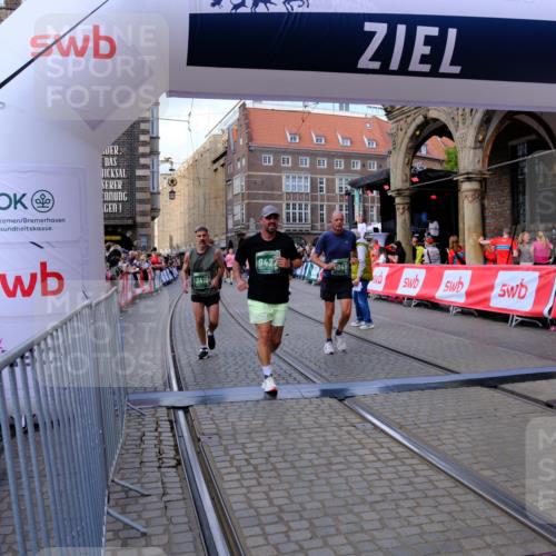 13.09.2026 - 21. swb-Marathon Bremen Tim E. http://msf.ph/oto/10391111 13.09.2026 13:36:43 Ziel 164, 372, 900, 1738, 1880, 2467, 2673, 2692, 2700, 2731, 2823, 3067, 3410, 3585, 3591, 4006, 4049, 4182, 4216, 4643, 4989, 5781, 6527, 6642, 6778, 7249, 7344, 7379, 7808, 7865, 8511, 8525, 8731, 8905, 8941, 9427, 9899, 10068, 10070, 13038 meine-sportfotos.de