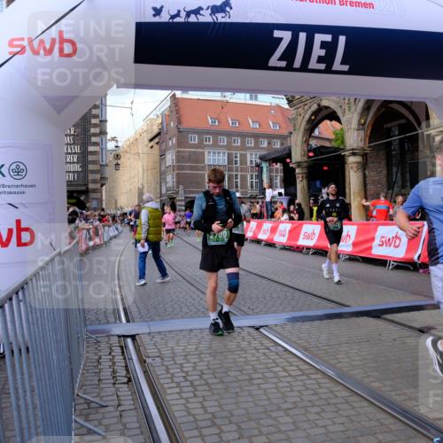 13.09.2026 - 21. swb-Marathon Bremen Tim E. http://msf.ph/oto/10391134 13.09.2026 13:36:47 Ziel 164, 372, 900, 1738, 1880, 2467, 2673, 2692, 2700, 2731, 2819, 2823, 3067, 3410, 3585, 3591, 4006, 4049, 4050, 4182, 4216, 4414, 4643, 4676, 5061, 5656, 5781, 6516, 6527, 6568, 7249, 7344, 7765, 7808, 8525, 8790, 8905, 9427, 9776, 9899, 10068, 10070, 13038 meine-sportfotos.de
