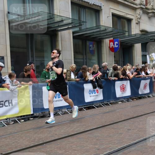 13.09.2026 - 21. swb-Marathon Bremen Strokosch-Dieckow http://msf.ph/oto/10391138 13.09.2026 13:05:05 Ziel 439, 1822, 3242, 3271, 3365, 4025, 5092, 5199, 5725, 6579, 7102, 7141, 9273, 1336, 1712, 1822, 2297, 2646, 3196, 4729, 5674, 6708, 7538, 7814, 8054, 9306, 9495, 9689, 13187 meine-sportfotos.de