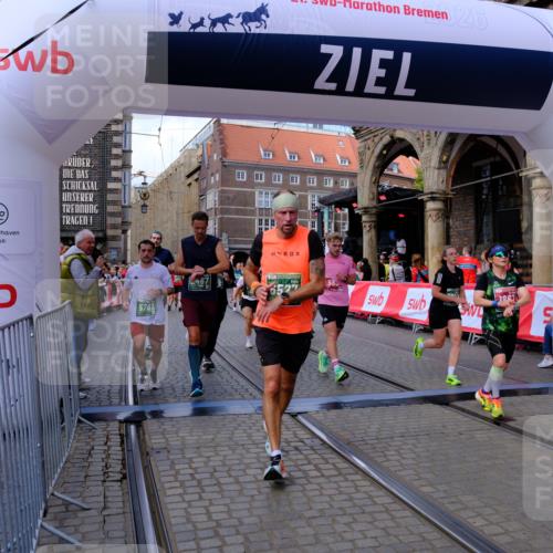 13.09.2026 - 21. swb-Marathon Bremen Tim E. http://msf.ph/oto/10391139 13.09.2026 13:36:52 Ziel 164, 372, 900, 1738, 1880, 2467, 2673, 2692, 2700, 2731, 2819, 2823, 3067, 3410, 3585, 3815, 4006, 4050, 4182, 4216, 4304, 4414, 4676, 4892, 5061, 5656, 5781, 6280, 6340, 6516, 6527, 6568, 7039, 7229, 7237, 7249, 7344, 7656, 7765, 7808, 8525, 8723, 8790, 8905, 9776, 9899, 10068, 10070 meine-sportfotos.de