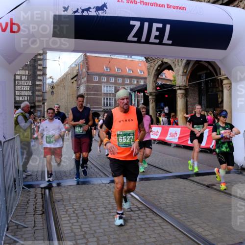 13.09.2026 - 21. swb-Marathon Bremen Tim E. http://msf.ph/oto/10391142 13.09.2026 13:36:53 Ziel 164, 372, 900, 1738, 1880, 1936, 2467, 2673, 2692, 2700, 2731, 2819, 2823, 3067, 3585, 3815, 4006, 4050, 4182, 4216, 4304, 4414, 4676, 4892, 5061, 5656, 5781, 6050, 6280, 6340, 6516, 6527, 6568, 7039, 7229, 7237, 7249, 7344, 7656, 7765, 7808, 8525, 8723, 8790, 8905, 9658, 9776, 9899, 10068, 10070 meine-sportfotos.de