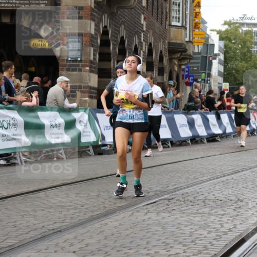 13.09.2026 - 21. swb-Marathon Bremen Strokosch-Dieckow http://msf.ph/oto/10391144 13.09.2026 11:15:09 Ziel 10271, 10519, 10557, 10605, 10705, 10752, 10776, 10805, 11085, 11097, 11098, 11186, 11288, 11645, 11673, 11876, 11974, 12191, 12193, 10606, 11424 meine-sportfotos.de