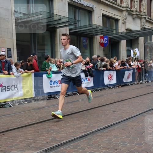 13.09.2026 - 21. swb-Marathon Bremen Strokosch-Dieckow http://msf.ph/oto/10391146 13.09.2026 13:05:06 Ziel 439, 3242, 3271, 3365, 4025, 5092, 5199, 5725, 6579, 7102, 7141, 9273, 1336, 1712, 1822, 2297, 2646, 3196, 4729, 5674, 6708, 7538, 7814, 8054, 9306, 9495, 9689, 13187 meine-sportfotos.de