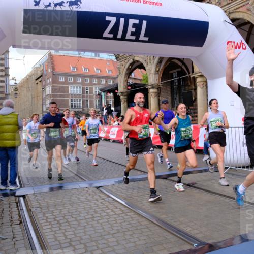 13.09.2026 - 21. swb-Marathon Bremen Tim E. http://msf.ph/oto/10391186 13.09.2026 13:36:57 Ziel 164, 813, 1936, 2467, 2673, 2731, 2819, 2823, 3067, 3585, 3635, 3815, 4006, 4050, 4182, 4216, 4304, 4335, 4414, 4676, 4892, 5061, 5447, 5656, 5781, 5823, 6050, 6280, 6340, 6516, 6527, 6568, 7039, 7229, 7237, 7249, 7344, 7640, 7656, 7765, 7808, 8685, 8723, 8790, 8905, 9658, 9776, 9807, 10068, 10070 meine-sportfotos.de