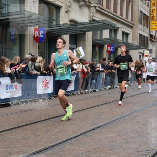 13.09.2026 - 21. swb-Marathon Bremen Strokosch-Dieckow http://msf.ph/oto/10391199 13.09.2026 13:05:14 Ziel 439, 1301, 1562, 1879, 3242, 3271, 3365, 5092, 5199, 5725, 6579, 7141, 1336, 1822, 2297, 3196, 4025, 4729, 6708, 7102, 9273, 9495 meine-sportfotos.de