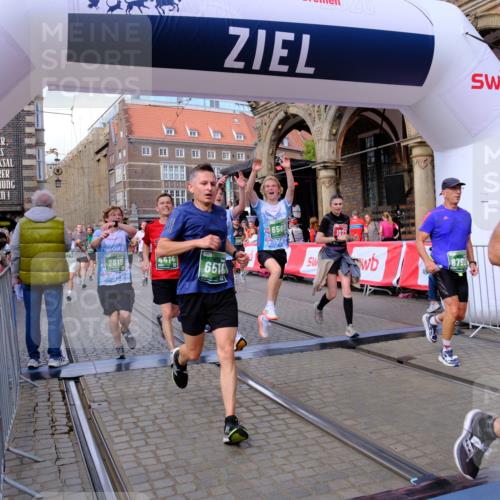 13.09.2026 - 21. swb-Marathon Bremen Tim E. http://msf.ph/oto/10391200 13.09.2026 13:36:57 Ziel 164, 813, 1936, 2467, 2673, 2731, 2819, 2823, 3067, 3585, 3635, 3815, 4006, 4050, 4182, 4216, 4304, 4335, 4414, 4676, 4892, 5061, 5447, 5656, 5781, 5823, 6050, 6280, 6340, 6516, 6527, 6568, 7039, 7229, 7237, 7249, 7344, 7640, 7656, 7765, 7808, 8685, 8723, 8790, 8905, 9658, 9776, 9807, 10068, 10070 meine-sportfotos.de