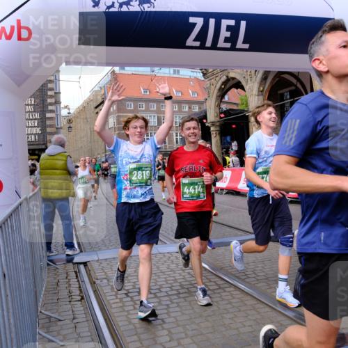 13.09.2026 - 21. swb-Marathon Bremen Tim E. http://msf.ph/oto/10391214 13.09.2026 13:36:58 Ziel 164, 813, 843, 1936, 2467, 2673, 2731, 2819, 2823, 3067, 3585, 3635, 3815, 3998, 4006, 4050, 4182, 4216, 4304, 4335, 4414, 4676, 4892, 5061, 5447, 5656, 5781, 5823, 6050, 6280, 6340, 6516, 6527, 6568, 6966, 7039, 7229, 7237, 7249, 7344, 7640, 7656, 7765, 7808, 8685, 8723, 8790, 9658, 9776, 9807, 10068, 10070 meine-sportfotos.de