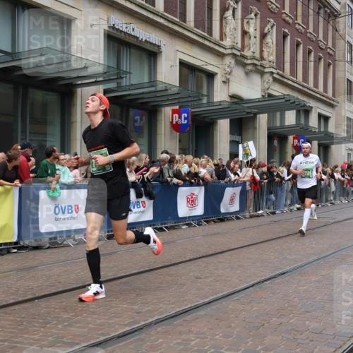 13.09.2026 - 21. swb-Marathon Bremen Strokosch-Dieckow http://msf.ph/oto/10391216 13.09.2026 13:05:16 Ziel 439, 1301, 1562, 1879, 2538, 3242, 3271, 3365, 5092, 5199, 5725, 6579, 7141, 1336, 1822, 2297, 3196, 4025, 4729, 6708, 7102, 9273 meine-sportfotos.de