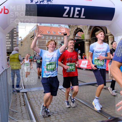 13.09.2026 - 21. swb-Marathon Bremen Tim E. http://msf.ph/oto/10391217 13.09.2026 13:36:59 Ziel 164, 551, 813, 843, 1936, 2467, 2673, 2731, 2819, 2823, 3067, 3541, 3585, 3635, 3815, 3874, 3998, 4006, 4050, 4182, 4216, 4304, 4335, 4414, 4676, 4892, 5061, 5447, 5656, 5781, 5823, 6050, 6280, 6340, 6516, 6527, 6568, 6966, 7039, 7229, 7237, 7249, 7344, 7640, 7656, 7765, 7808, 8498, 8685, 8723, 8790, 9658, 9776, 9807, 10068, 10070 meine-sportfotos.de
