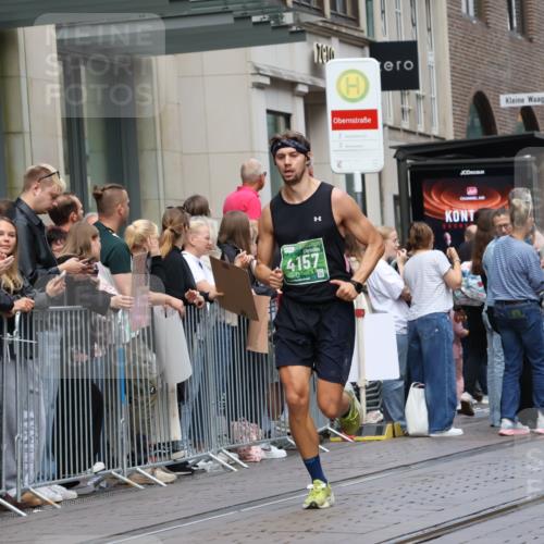 13.09.2026 - 21. swb-Marathon Bremen Strokosch-Dieckow http://msf.ph/oto/10391240 13.09.2026 13:05:27 Ziel 1017, 1301, 1562, 1745, 1879, 2538, 3242, 3271, 3520, 4157, 5199, 5725, 6025, 6058, 6579, 8706, 8877, 8973, 9010, 439, 1822, 2297, 3271, 3365, 4025, 4729, 5092, 7102, 7141, 9273 meine-sportfotos.de