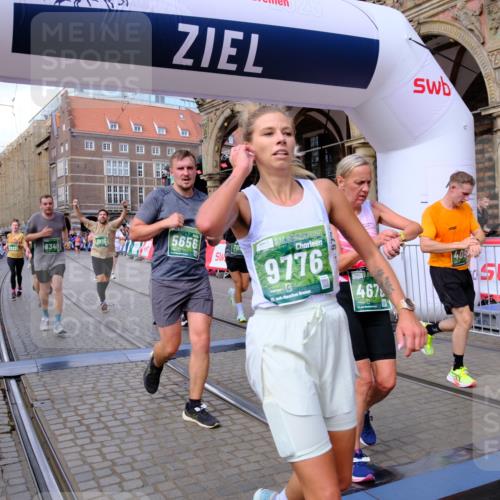 13.09.2026 - 21. swb-Marathon Bremen Tim E. http://msf.ph/oto/10391241 13.09.2026 13:37:00 Ziel 164, 551, 813, 843, 1936, 2275, 2467, 2673, 2731, 2819, 2823, 3067, 3541, 3585, 3635, 3815, 3874, 3998, 4006, 4050, 4182, 4216, 4304, 4335, 4414, 4676, 4892, 5061, 5447, 5656, 5781, 5823, 6050, 6280, 6340, 6516, 6568, 6966, 7039, 7229, 7237, 7249, 7344, 7640, 7656, 7765, 7808, 8498, 8685, 8723, 8790, 9658, 9776, 9807, 10068, 10070 meine-sportfotos.de