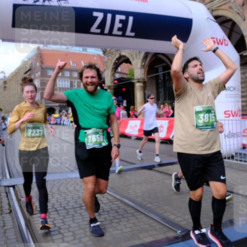 13.09.2026 - 21. swb-Marathon Bremen Tim E. http://msf.ph/oto/10391257 13.09.2026 13:37:04 Ziel 551, 813, 843, 1641, 1936, 2275, 2819, 3541, 3635, 3815, 3874, 3998, 4050, 4304, 4335, 4414, 4676, 4892, 5061, 5236, 5355, 5447, 5656, 5823, 6050, 6269, 6280, 6340, 6408, 6516, 6568, 6966, 7039, 7229, 7237, 7640, 7656, 7765, 8034, 8498, 8685, 8723, 8790, 9331, 9658, 9776, 9807 meine-sportfotos.de