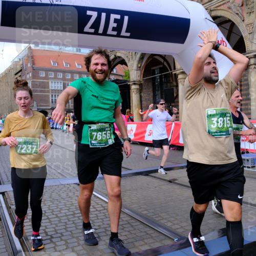 13.09.2026 - 21. swb-Marathon Bremen Tim E. http://msf.ph/oto/10391259 13.09.2026 13:37:04 Ziel 551, 813, 843, 1641, 1936, 2275, 2819, 3541, 3635, 3815, 3874, 3998, 4050, 4304, 4335, 4414, 4676, 4892, 5061, 5236, 5355, 5447, 5656, 5823, 6050, 6269, 6280, 6340, 6408, 6516, 6568, 6966, 7039, 7229, 7237, 7640, 7656, 7765, 8034, 8498, 8685, 8723, 8790, 9331, 9658, 9776, 9807 meine-sportfotos.de
