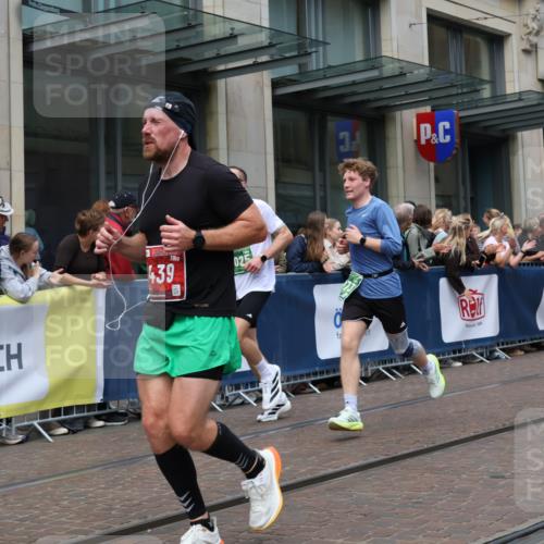 13.09.2026 - 21. swb-Marathon Bremen Strokosch-Dieckow http://msf.ph/oto/10391264 13.09.2026 13:05:32 Ziel 1017, 1301, 1562, 1745, 1879, 2538, 3520, 4157, 4712, 5803, 6025, 6058, 7399, 8334, 8706, 8877, 8973, 8983, 9010, 9918, 439, 3242, 3271, 3365, 4025, 5092, 5199, 5725, 6579, 7102, 7141, 9273 meine-sportfotos.de
