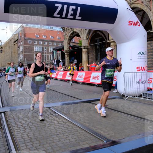 13.09.2026 - 21. swb-Marathon Bremen Tim E. http://msf.ph/oto/10391266 13.09.2026 13:37:06 Ziel 551, 813, 843, 1641, 1849, 1936, 2275, 3122, 3541, 3635, 3787, 3815, 3874, 3998, 4050, 4304, 4335, 4892, 5061, 5236, 5355, 5447, 5656, 5823, 6050, 6269, 6280, 6340, 6408, 6966, 7039, 7046, 7229, 7237, 7640, 7656, 8034, 8498, 8685, 8723, 9331, 9589, 9658, 9776, 9807 meine-sportfotos.de