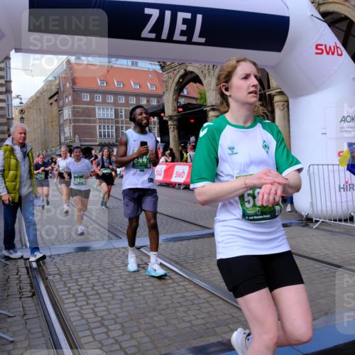 13.09.2026 - 21. swb-Marathon Bremen Tim E. http://msf.ph/oto/10391282 13.09.2026 13:37:09 Ziel 551, 813, 843, 1641, 1849, 1936, 2241, 2275, 2930, 3122, 3541, 3635, 3787, 3815, 3874, 3909, 3998, 4261, 4335, 4410, 4892, 5236, 5355, 5447, 5823, 6050, 6056, 6269, 6280, 6408, 6966, 7046, 7229, 7237, 7398, 7445, 7640, 7656, 8034, 8498, 8685, 8839, 9331, 9589, 9658, 9807 meine-sportfotos.de