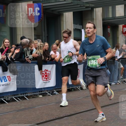 13.09.2026 - 21. swb-Marathon Bremen Strokosch-Dieckow http://msf.ph/oto/10391298 13.09.2026 13:05:42 Ziel 681, 1017, 1745, 3297, 3466, 3520, 4157, 4614, 4712, 5803, 6025, 6058, 6686, 7336, 7399, 8334, 8670, 8706, 8877, 8973, 8983, 9010, 9429, 9918, 439, 1017, 1301, 1562, 1879, 2538, 3242, 3271, 3365, 5092, 5199, 5725, 6025, 6579, 7141, 8973 meine-sportfotos.de