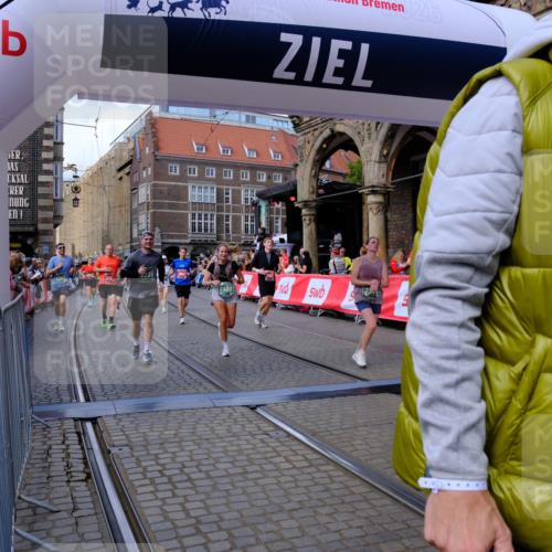 13.09.2026 - 21. swb-Marathon Bremen Tim E. http://msf.ph/oto/10391304 13.09.2026 13:37:13 Ziel 551, 813, 843, 950, 1285, 1641, 1849, 1936, 2241, 2275, 2930, 3122, 3541, 3635, 3787, 3874, 3909, 3998, 4261, 4335, 4410, 4448, 5236, 5355, 5447, 5823, 6050, 6056, 6269, 6408, 6431, 6966, 7046, 7398, 7445, 7640, 7937, 8034, 8498, 8685, 8839, 9310, 9331, 9415, 9589, 9658, 9807, 9840 meine-sportfotos.de