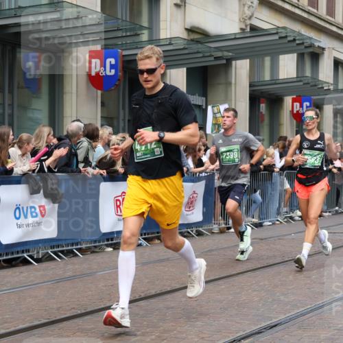 13.09.2026 - 21. swb-Marathon Bremen Strokosch-Dieckow http://msf.ph/oto/10391319 13.09.2026 13:05:46 Ziel 681, 1745, 1901, 3297, 3466, 4614, 4712, 5803, 6058, 6686, 7336, 7399, 8334, 8670, 8706, 8877, 8983, 9429, 9918, 1017, 1301, 1562, 1745, 1879, 2538, 3242, 3271, 3520, 4157, 5199, 5725, 6025, 6579, 7141, 8706, 8973, 9010 meine-sportfotos.de