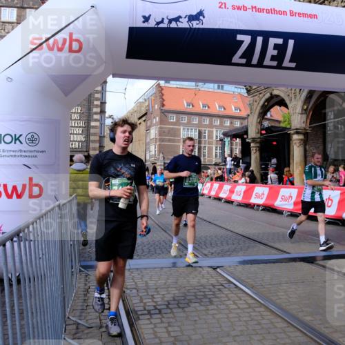 13.09.2026 - 21. swb-Marathon Bremen Tim E. http://msf.ph/oto/10391329 13.09.2026 13:37:24 Ziel 950, 1285, 1641, 1849, 1854, 1991, 2241, 2531, 2930, 3122, 3333, 3732, 3787, 3894, 3909, 4261, 4410, 4448, 4932, 4947, 5547, 5577, 6046, 6056, 6431, 6629, 6947, 6961, 7006, 7046, 7398, 7445, 7937, 8268, 8443, 8458, 8839, 9140, 9310, 9317, 9331, 9415, 9589, 9701, 9840, 13077 meine-sportfotos.de