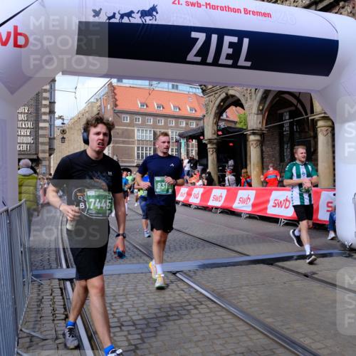 13.09.2026 - 21. swb-Marathon Bremen Tim E. http://msf.ph/oto/10391333 13.09.2026 13:37:24 Ziel 950, 1285, 1641, 1849, 1854, 1991, 2241, 2531, 2930, 3122, 3333, 3732, 3787, 3894, 3909, 4261, 4410, 4448, 4932, 4947, 5547, 5577, 6046, 6056, 6431, 6629, 6947, 6961, 7006, 7046, 7398, 7445, 7937, 8268, 8443, 8458, 8839, 9140, 9310, 9317, 9331, 9415, 9589, 9701, 9840, 13077 meine-sportfotos.de